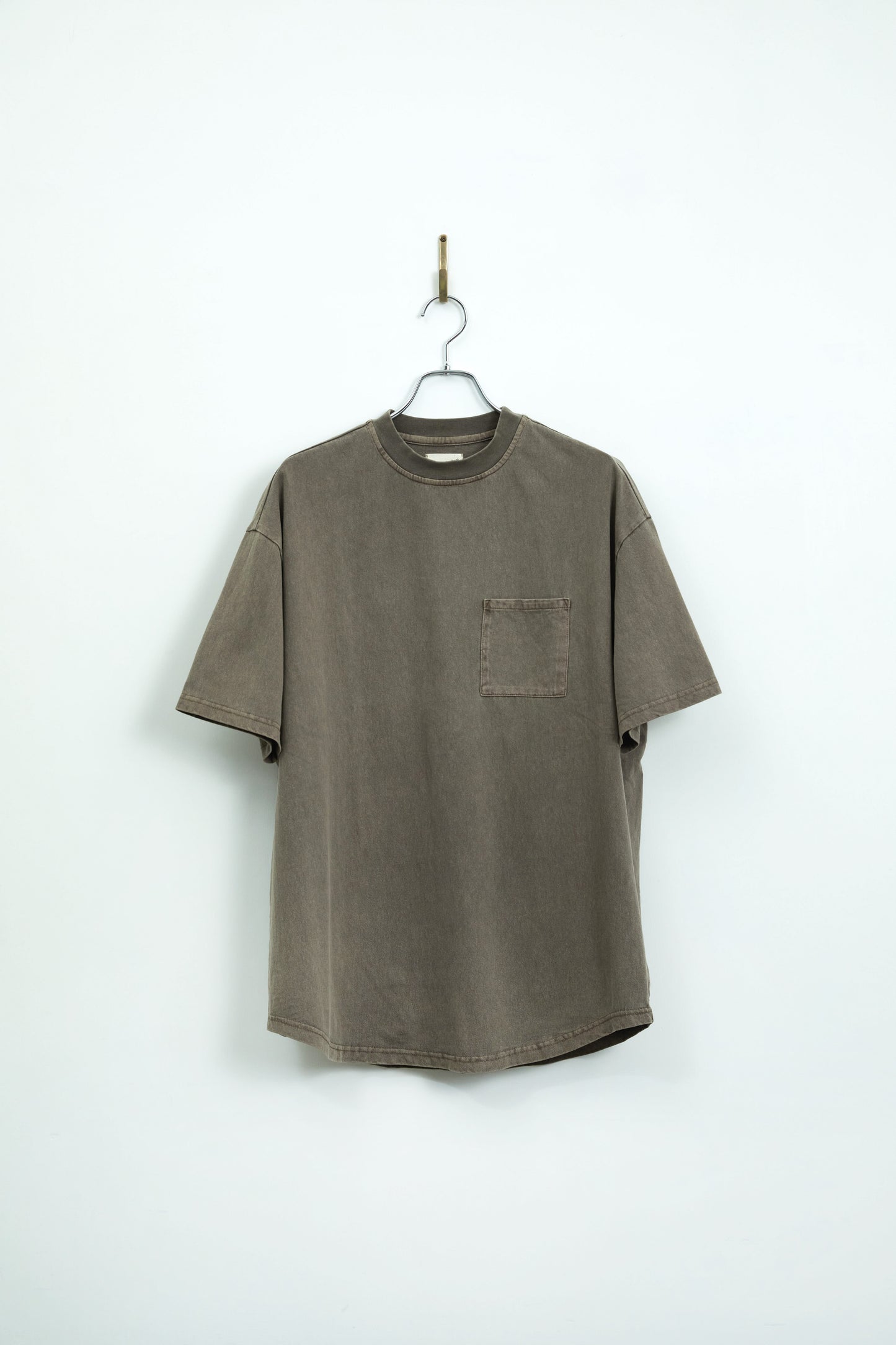 By R SS22 S/S Curve Pocket Tee